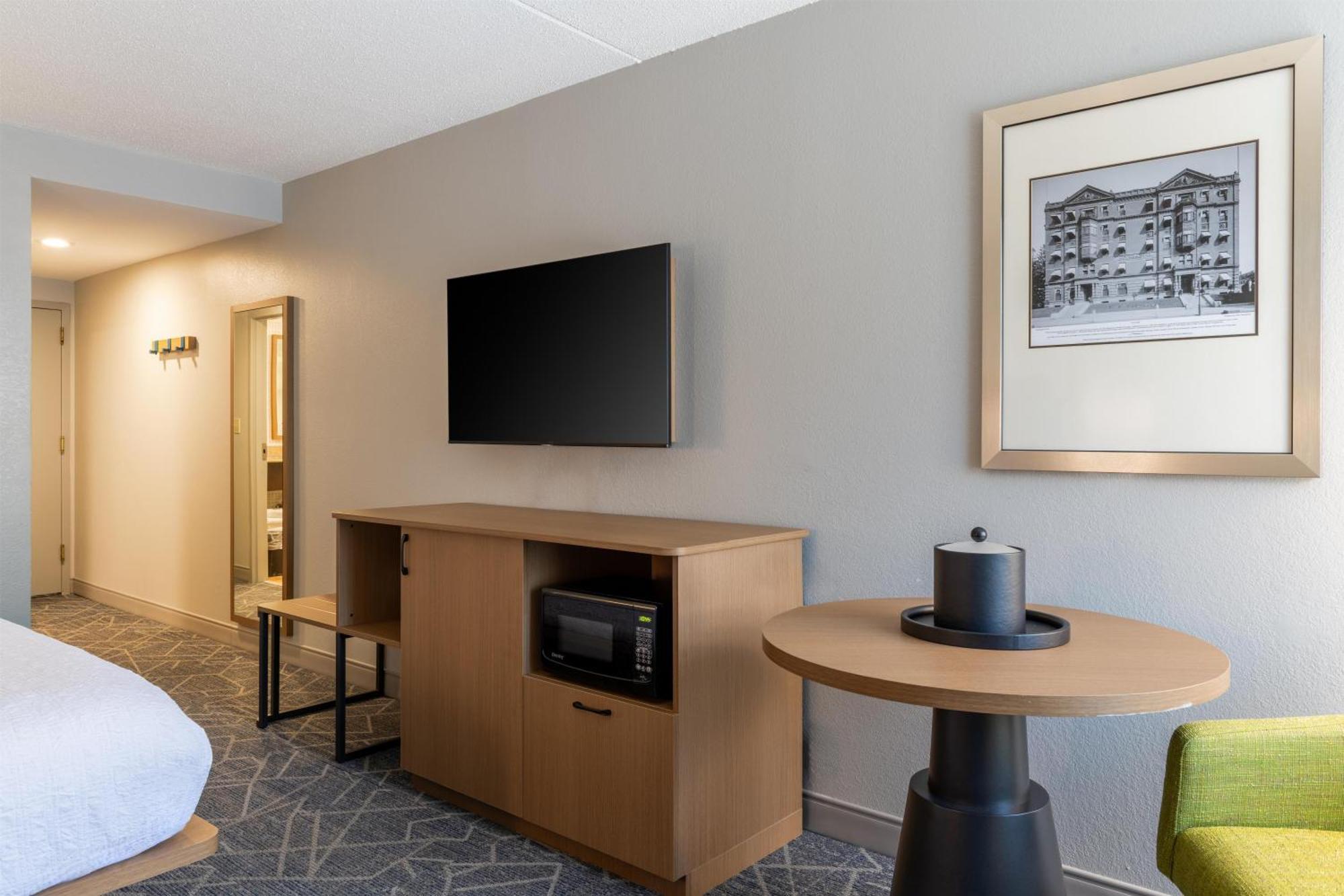 King Room with Walk-in Shower - Non-Smoking,1717030872:JPEG