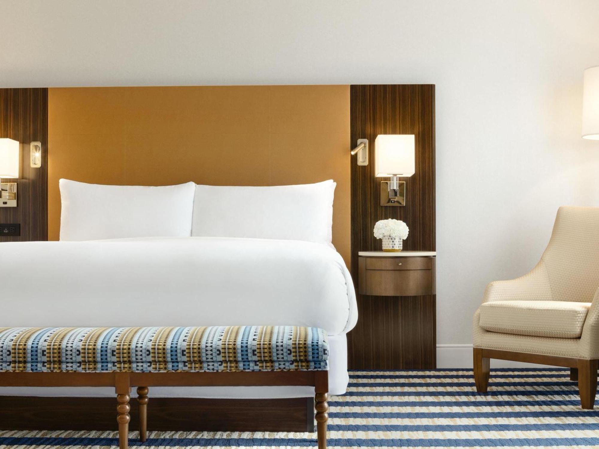 Junior Suite, 1 King Bed,1717129476:JPEG