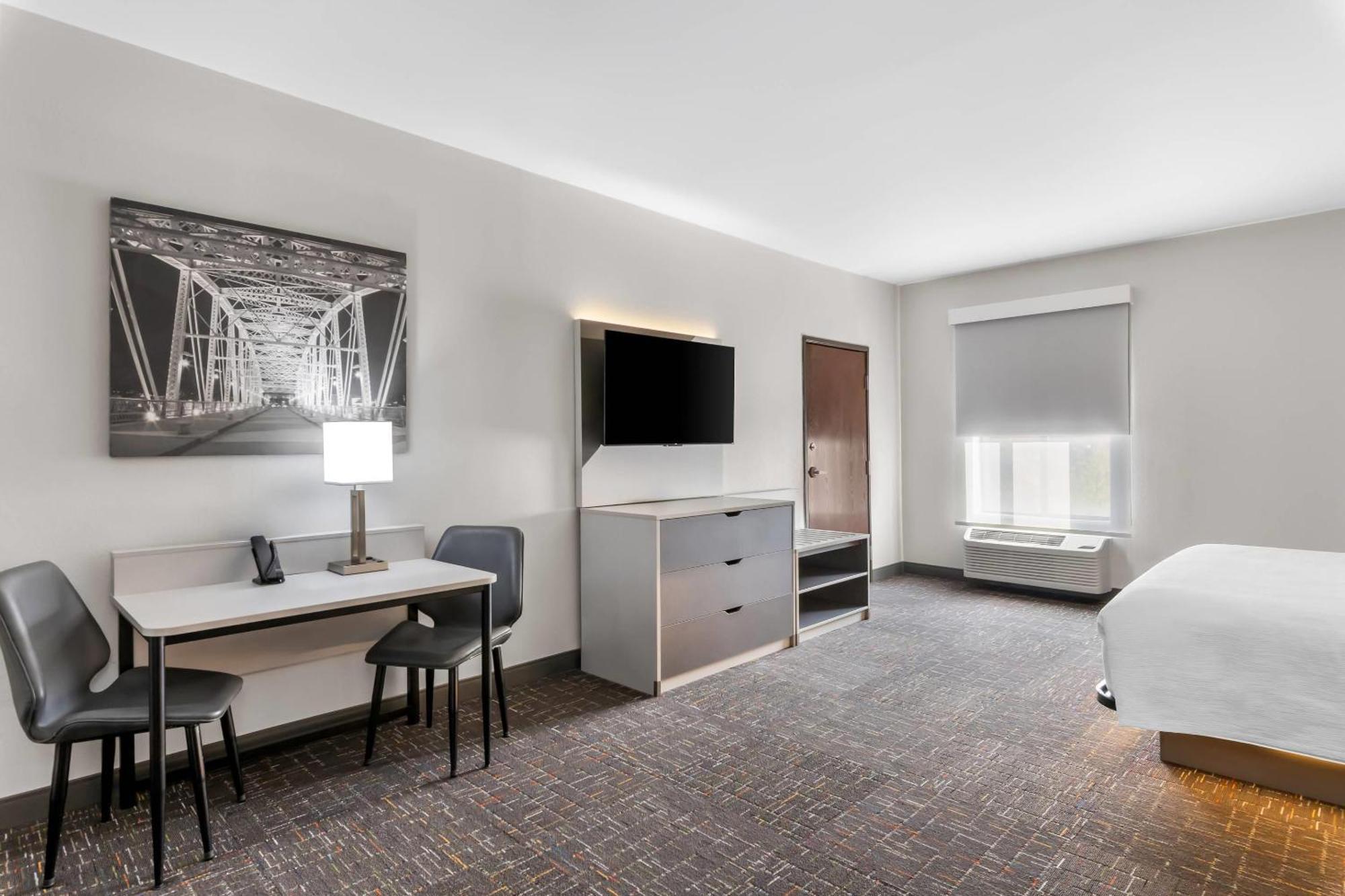 Accessible King Suite with Roll-In Shower and Sofabed,1697234879:JPEG