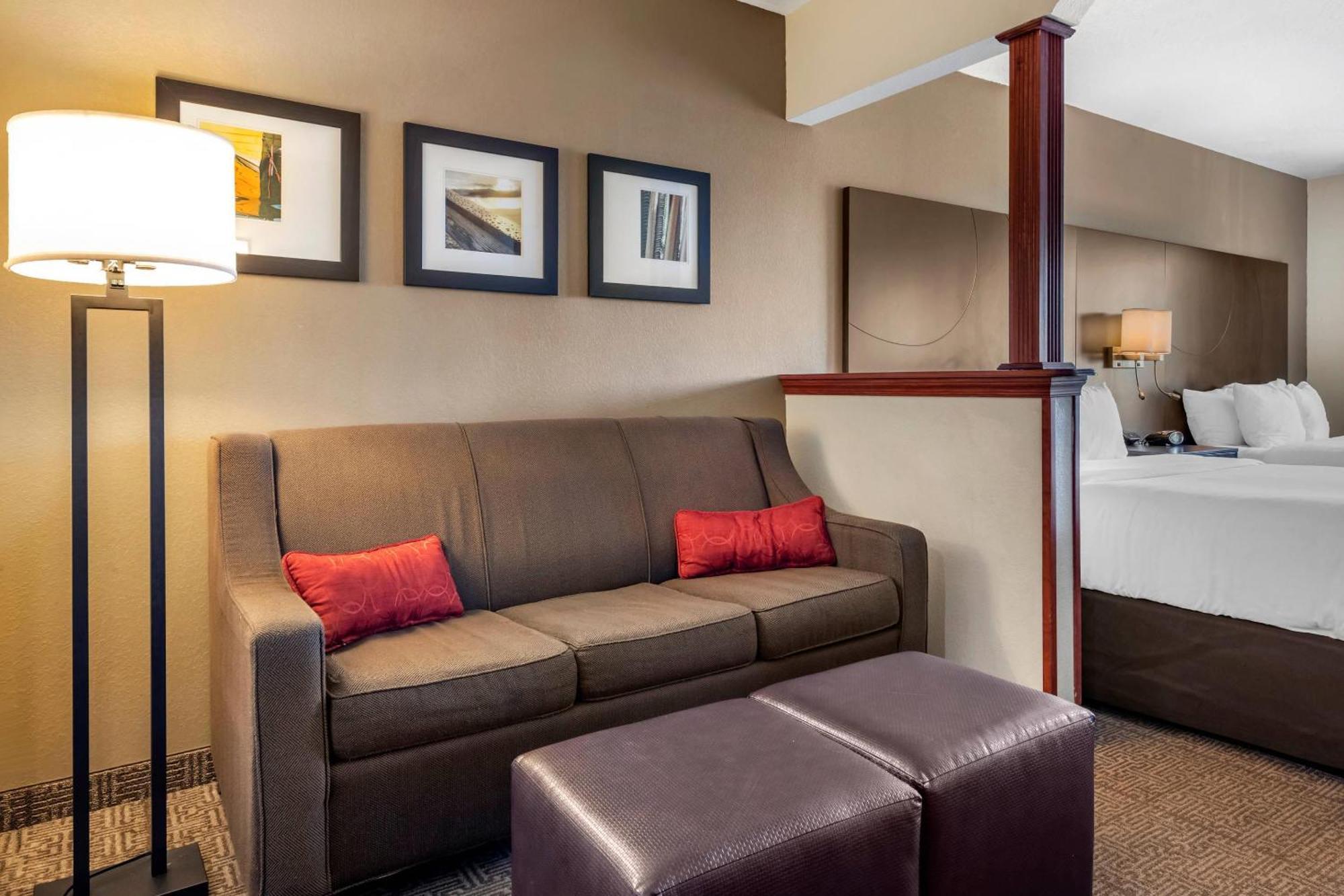 Suite with Two Queen Beds - Accessible/Non-Smoking,1739406546:JPEG