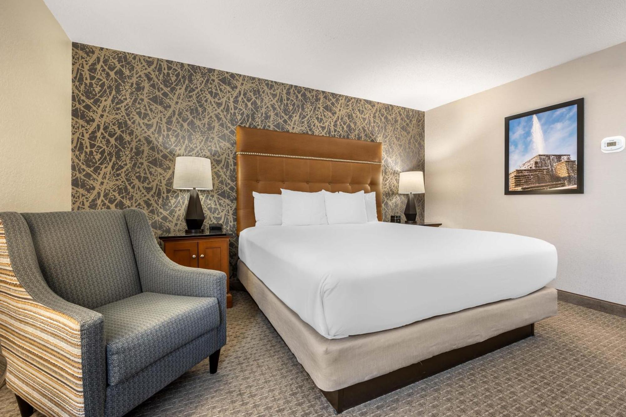 Deluxe King Room