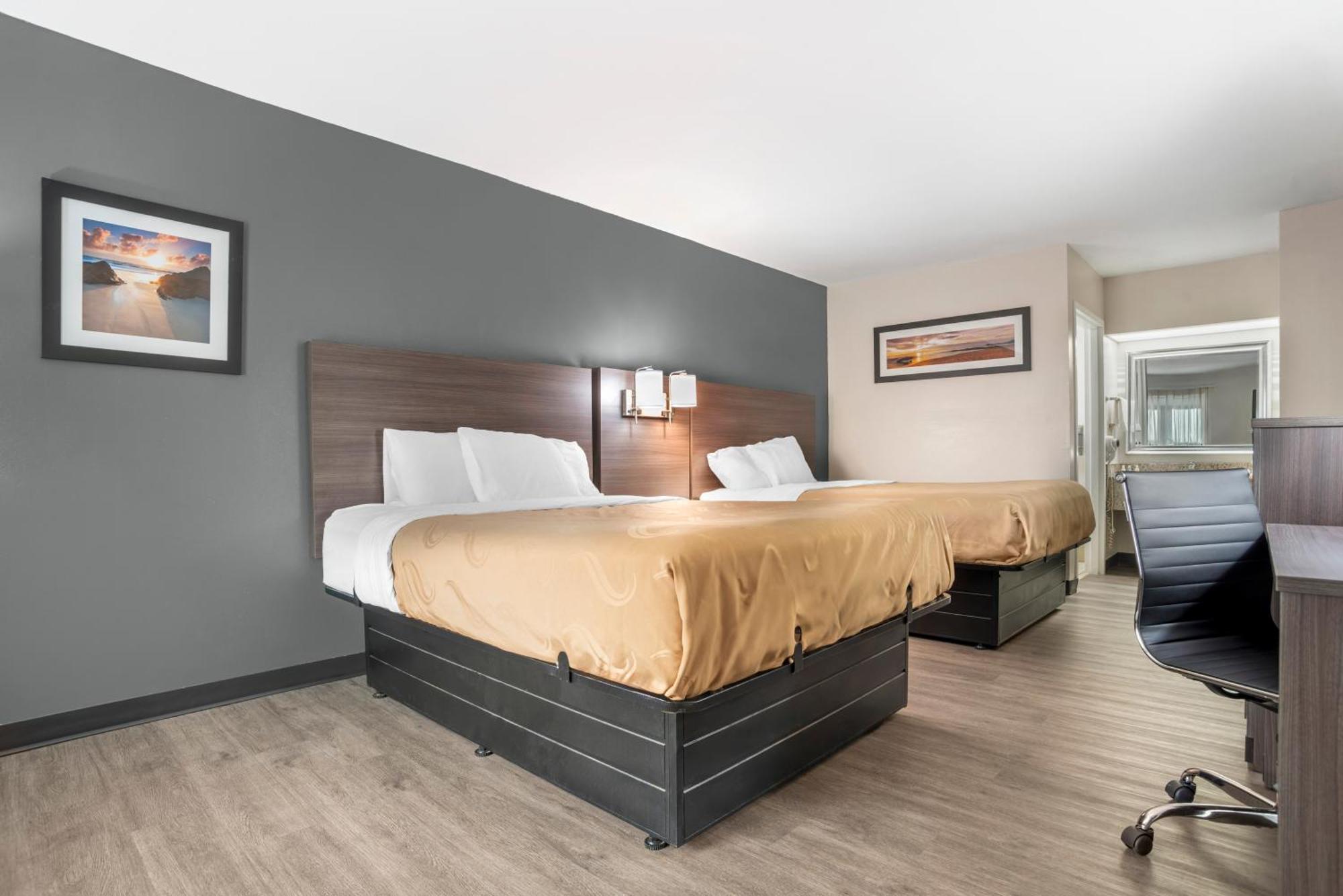 Queen Room with Two Queen Beds - Non-Smoking,1731494613:JPEG