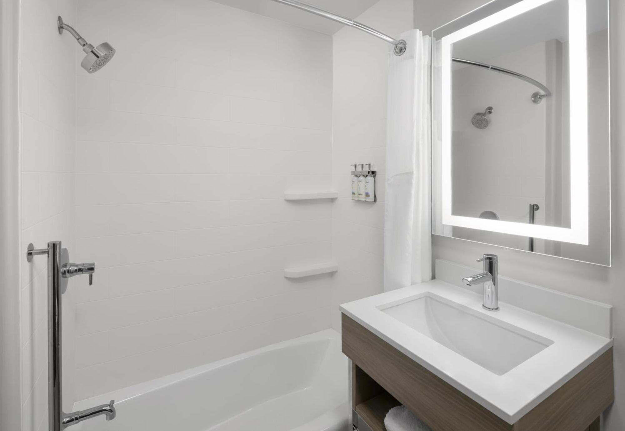 Standard Queen Room with Two Queen Beds - Pet Friendly