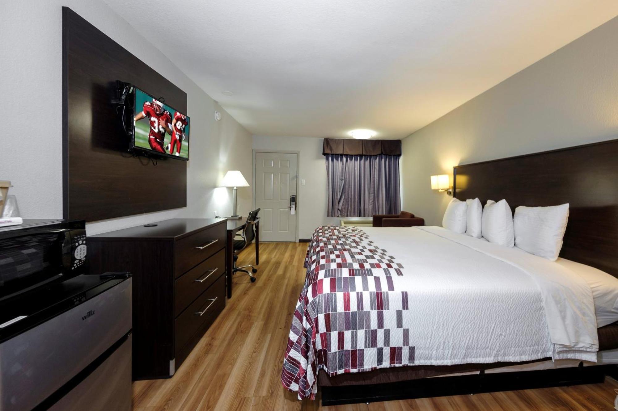 Suite King with Spa Bath Non-Smoking