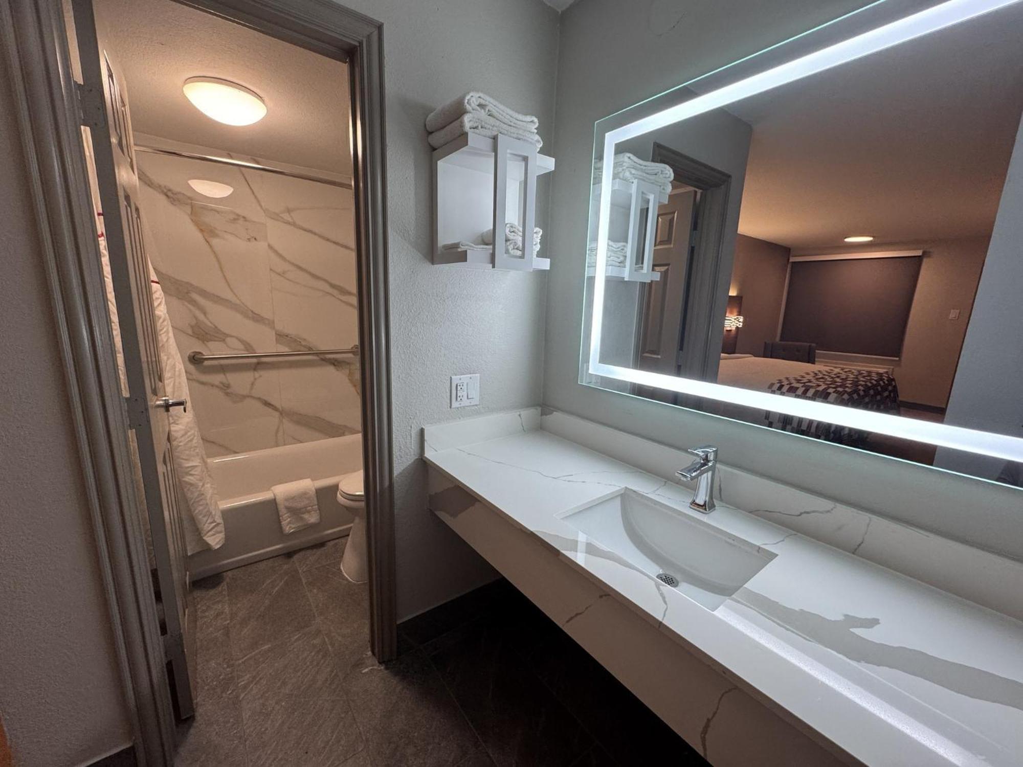 Deluxe Room with Two Queen Beds Non-Smoking
