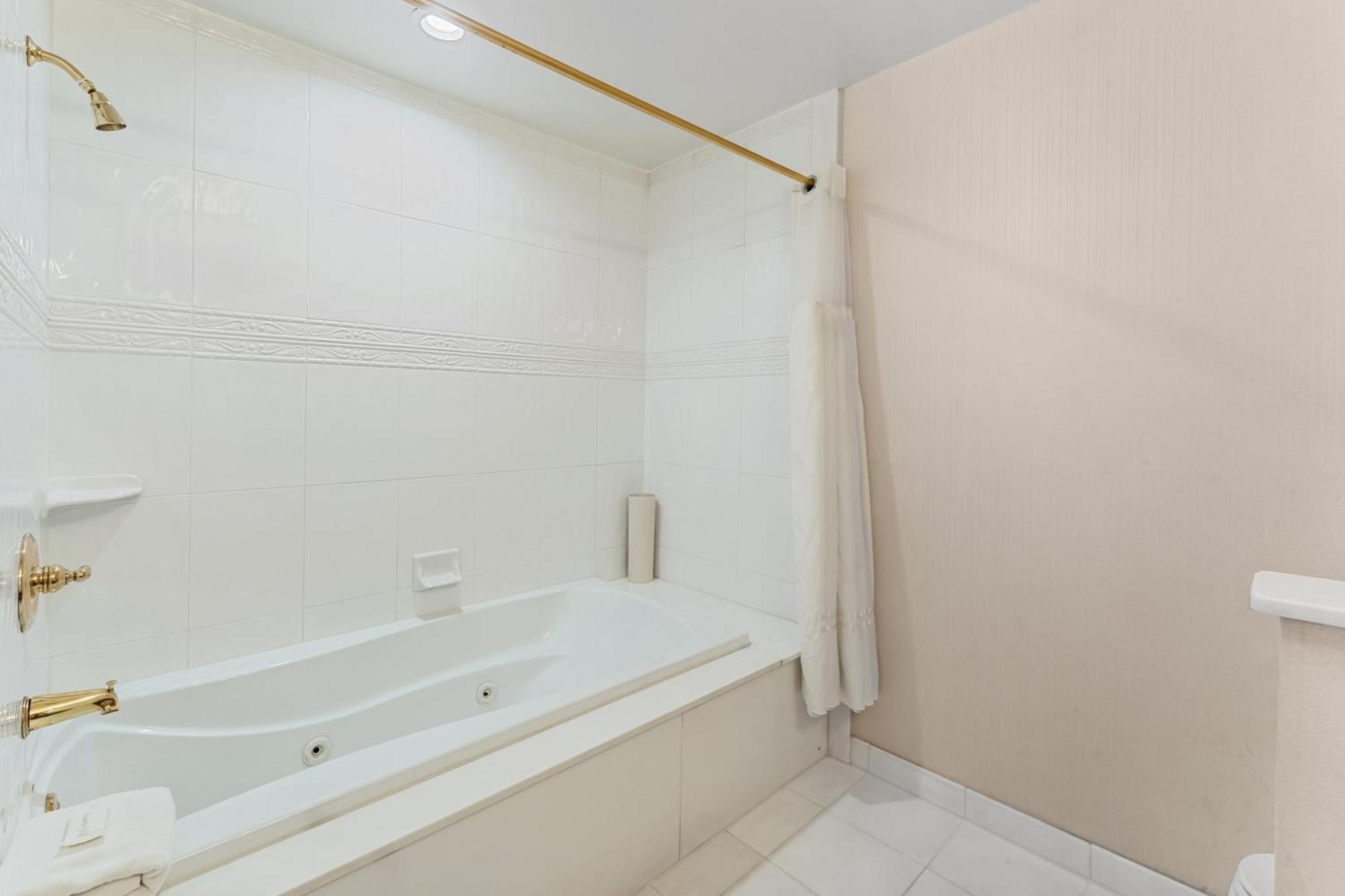 Deluxe Queen Room,1742866562:JPEG