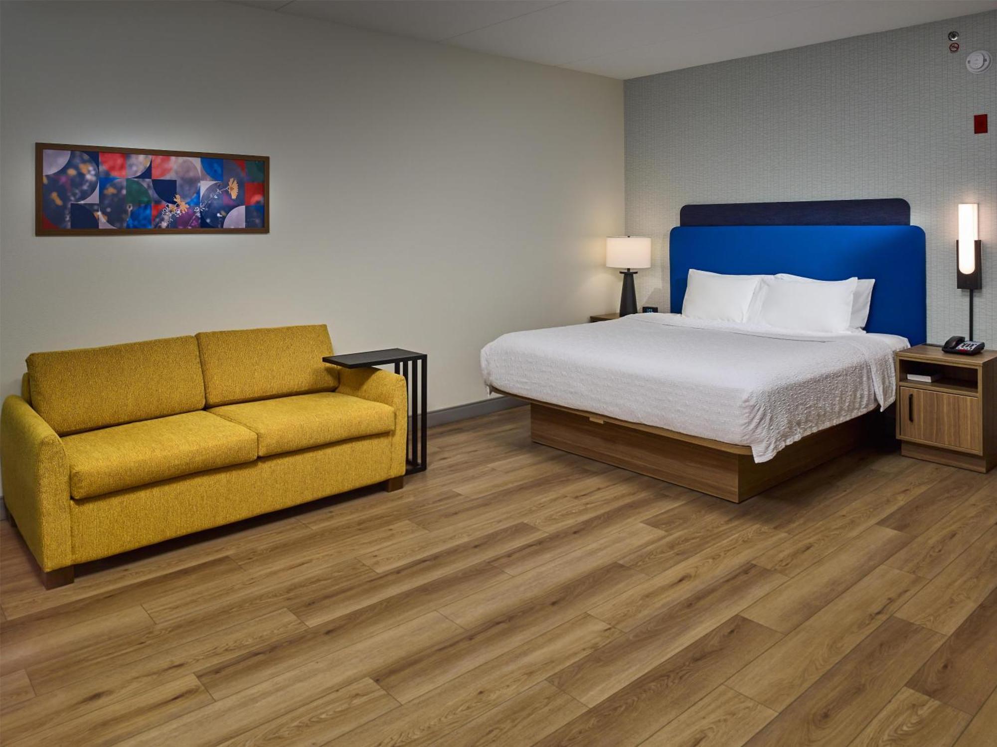 King Room with Sofa Bed - Non-Smoking,1743099260:JPEG