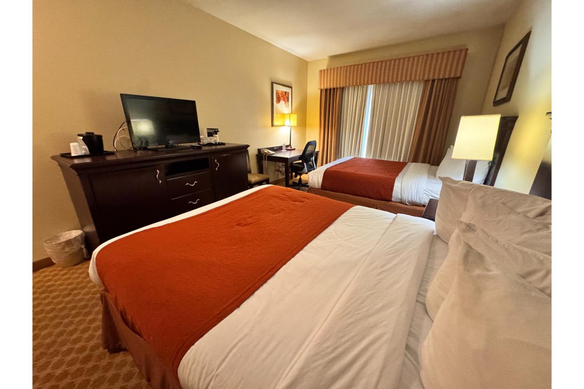 2 Queen Beds Non-Smoking