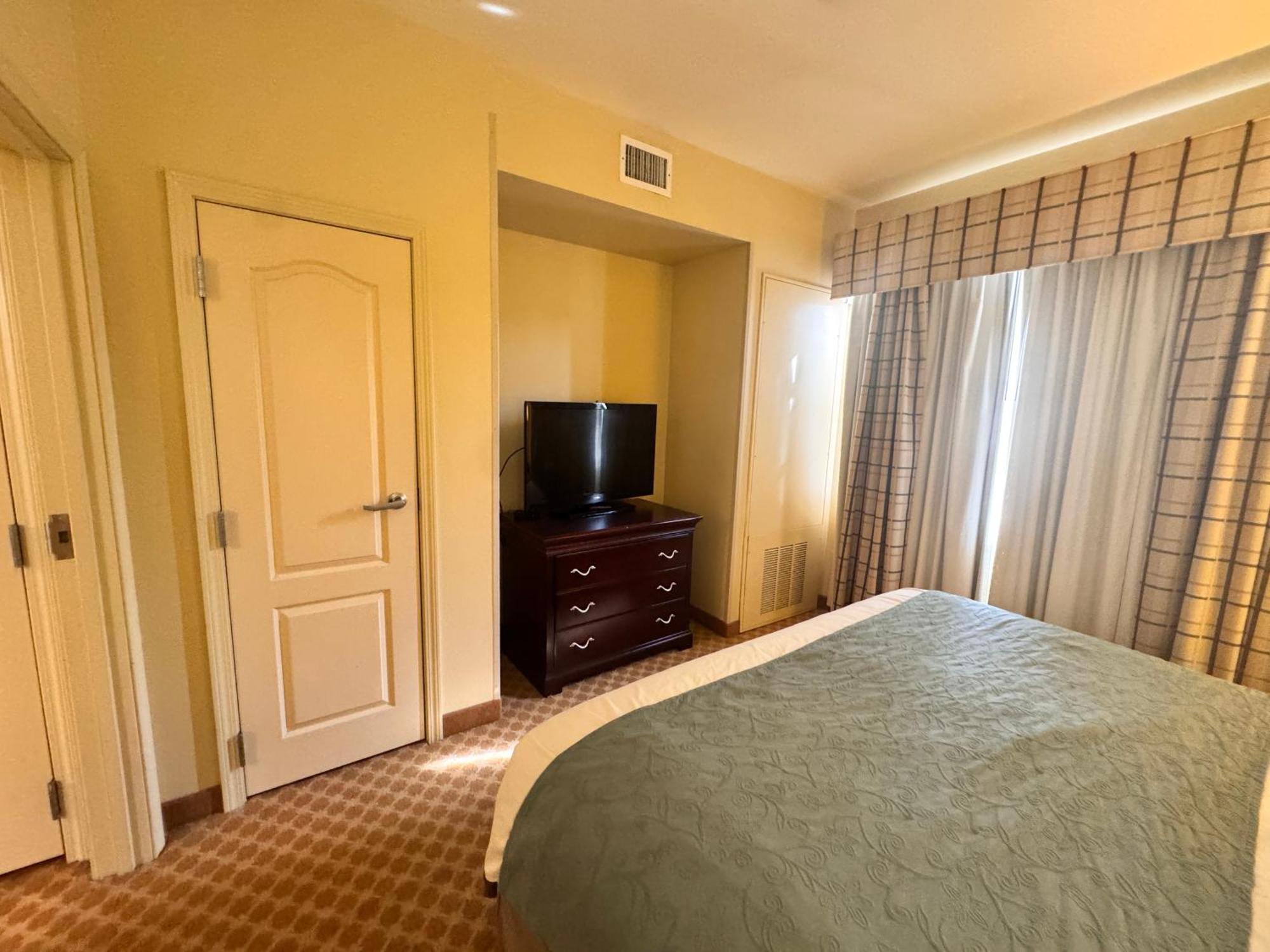 1 King Bed | Suite, Non-Smoking, Sofa-Bed