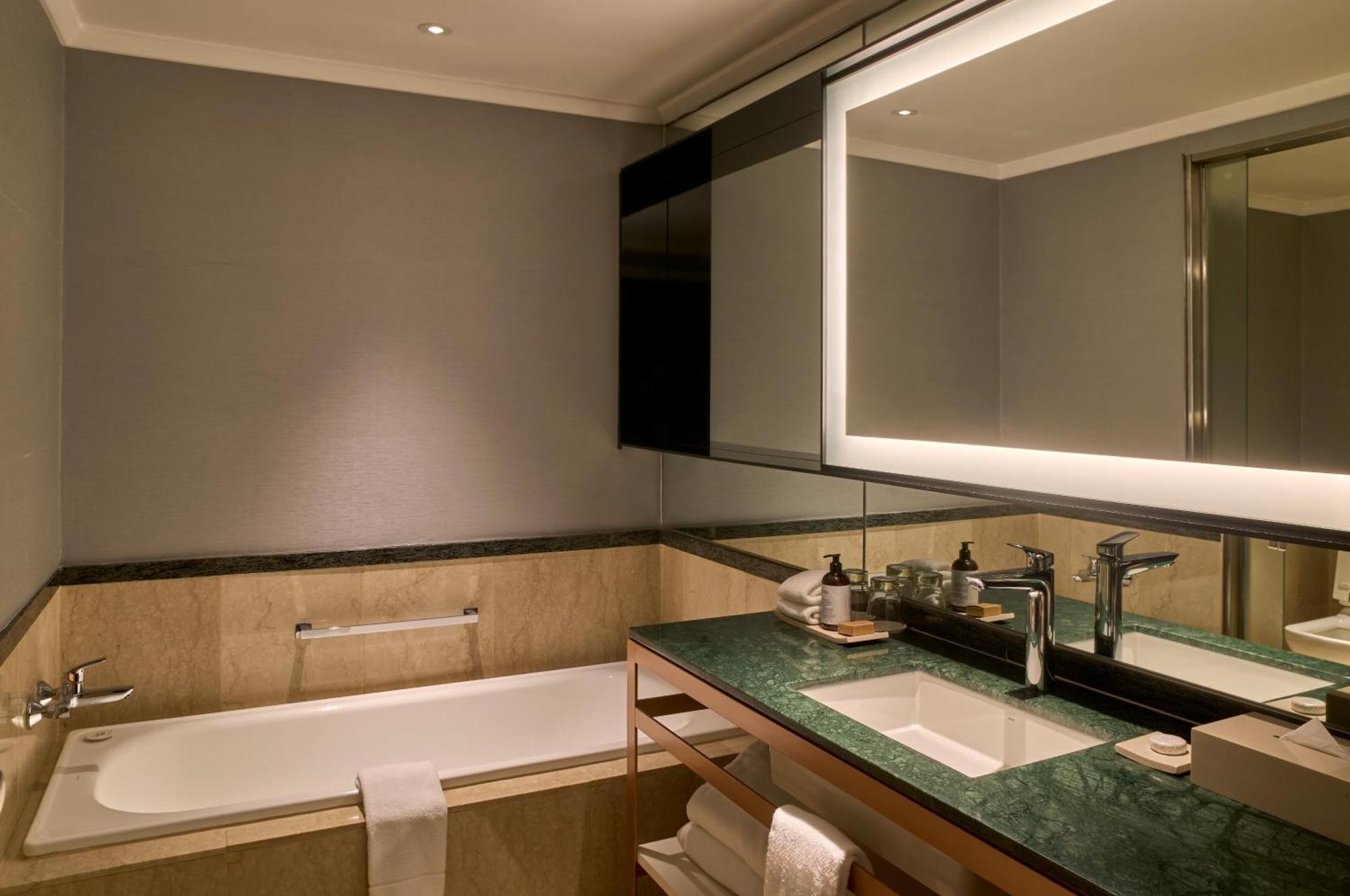 Deluxe Double Room with Two Double Beds,1758302287:JPEG