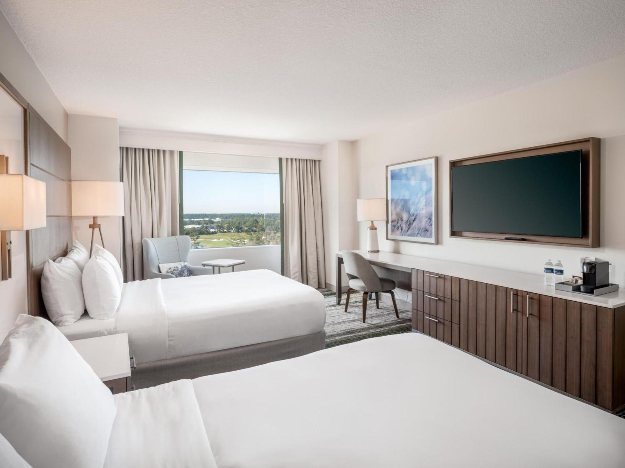 Queen Room with Two Queen Beds and Bath Tub - Mobility Accessible,1758307122:JPEG