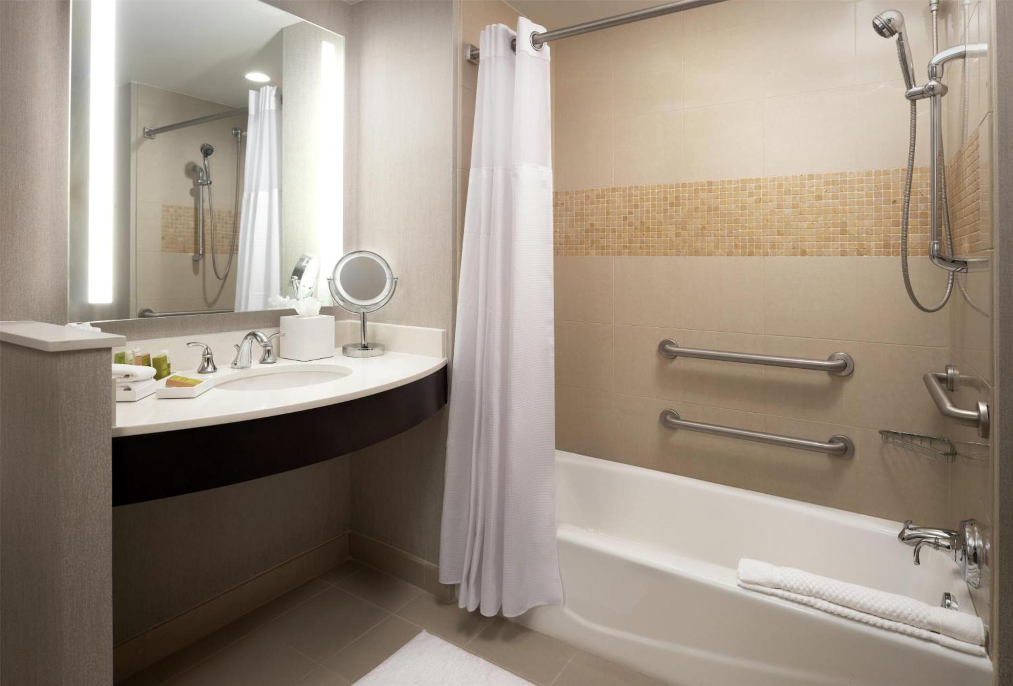 King Room with Bath Tub - Mobility Access,1758307156:JPEG