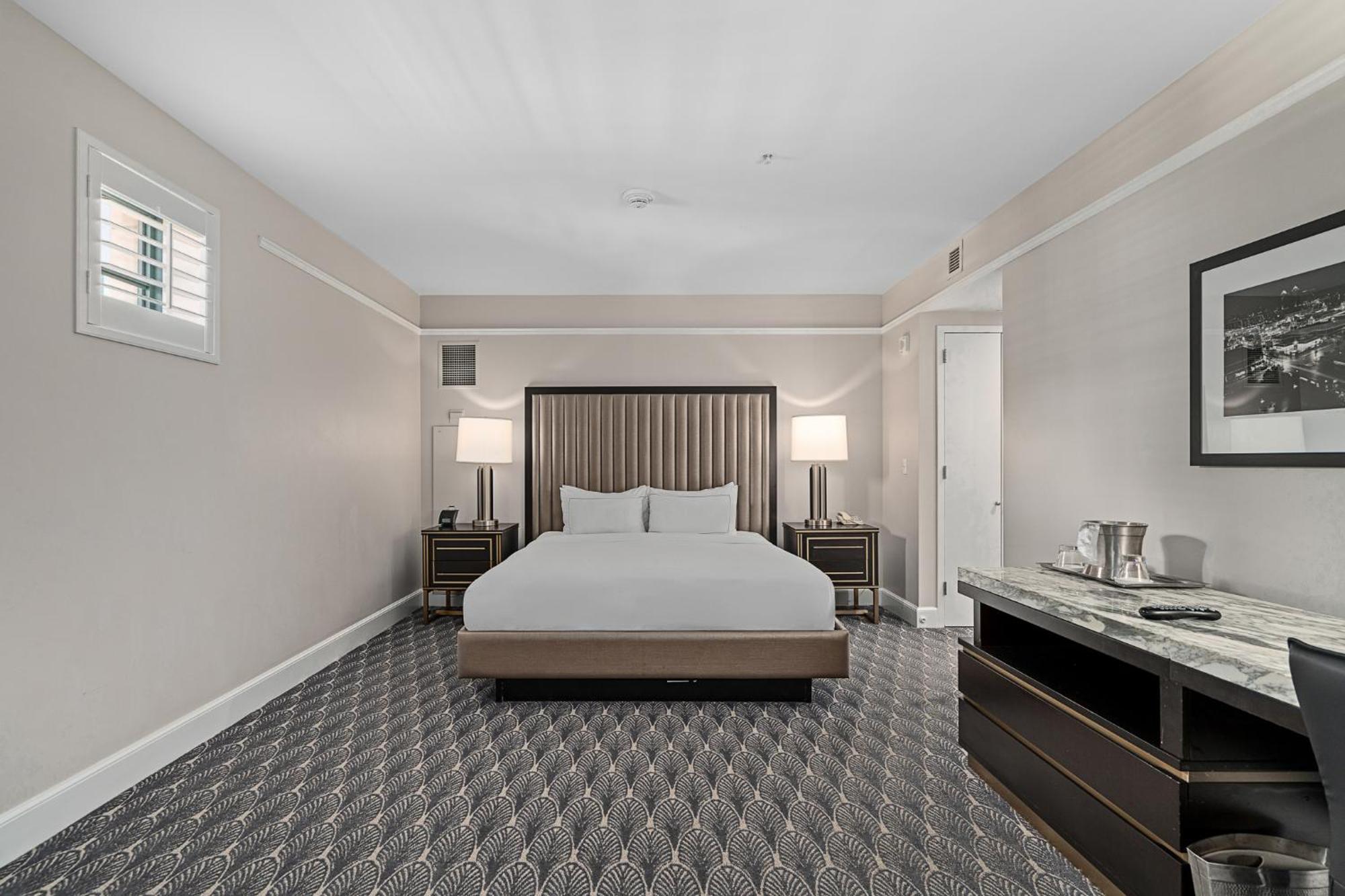 One-Bedroom King Suite,1765844304:JPEG