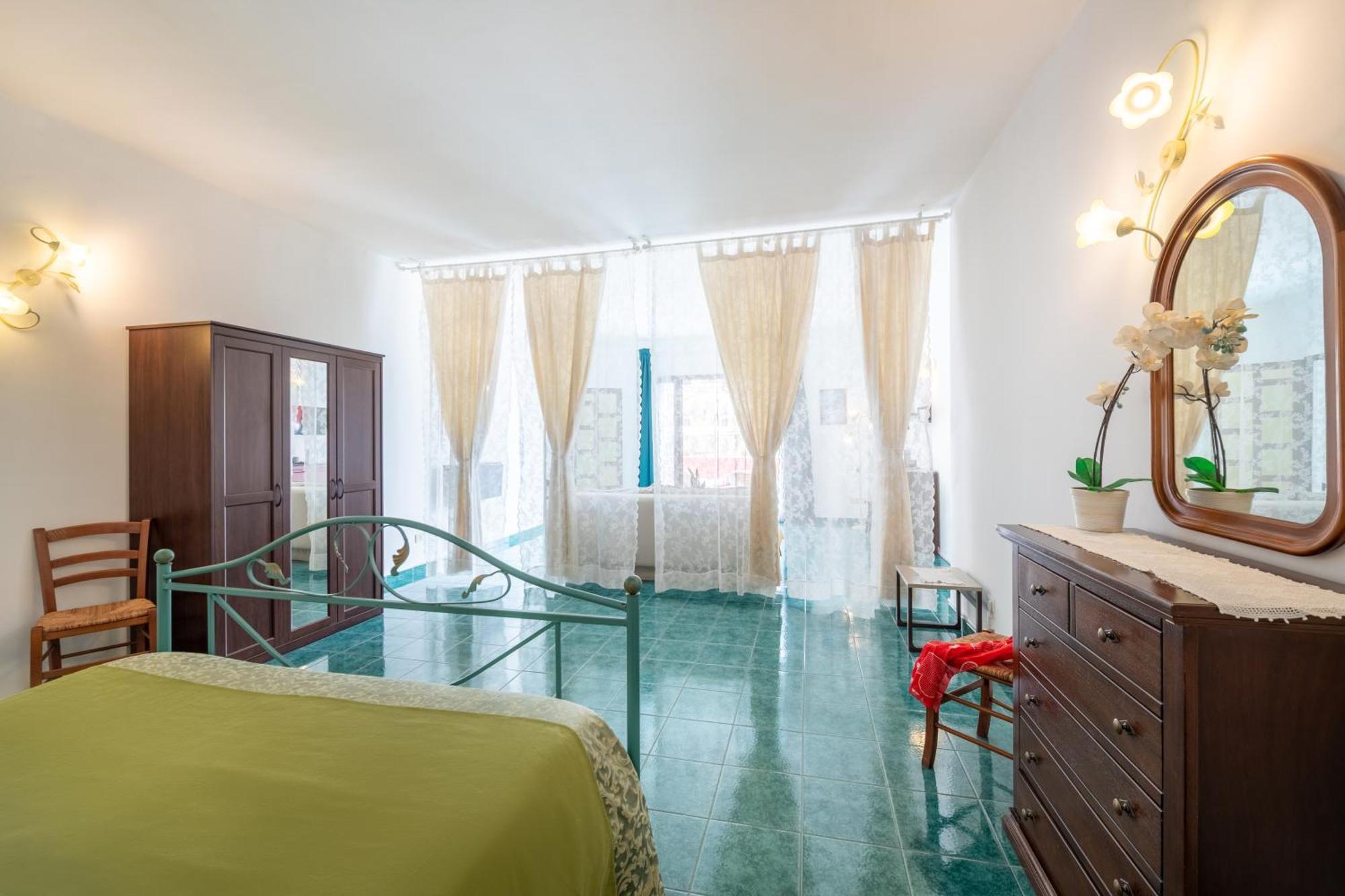 One-Bedroom Apartment,1766142924:JPEG