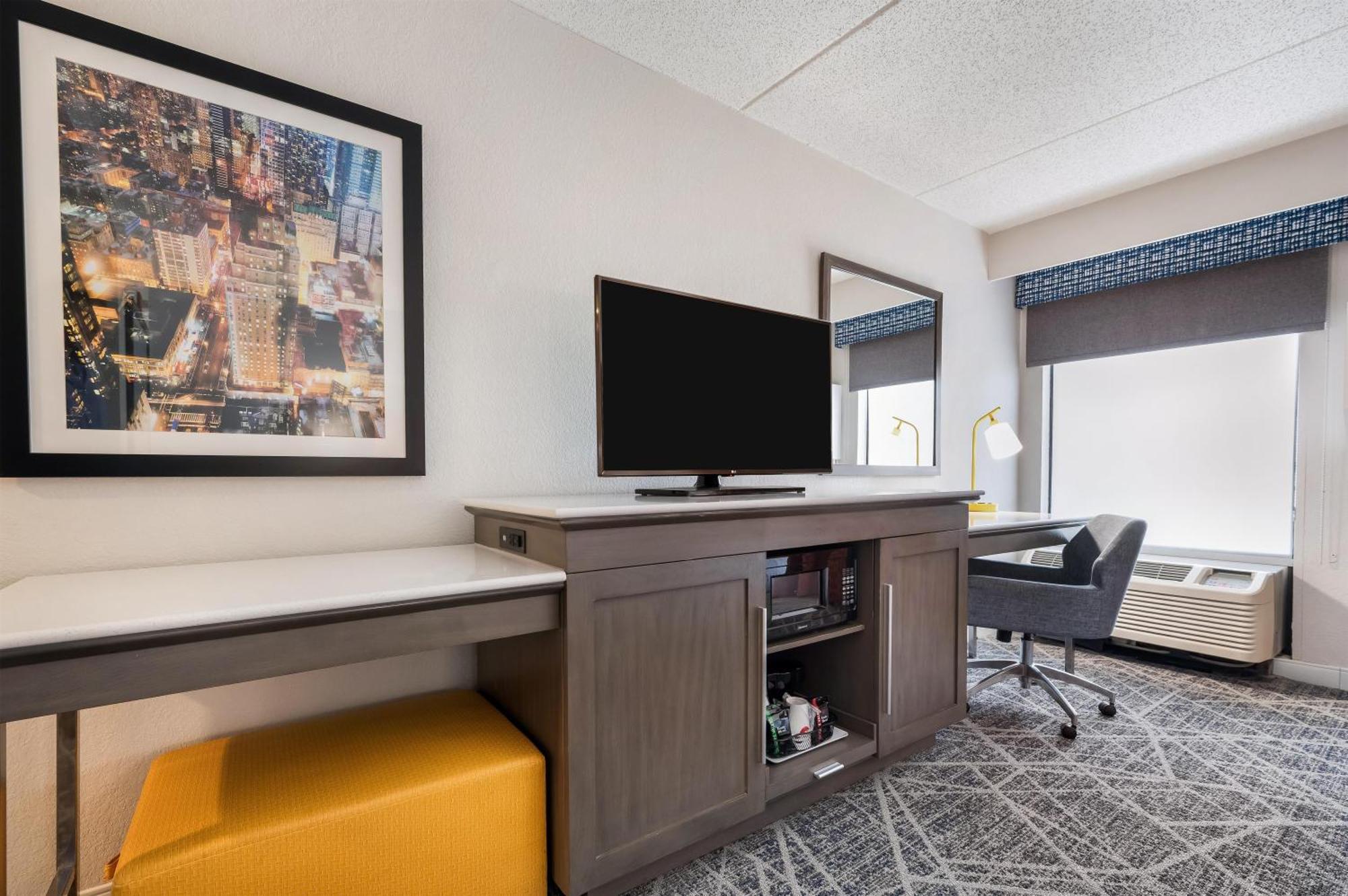 Queen Room with Bath Tub - Disability Access/Non-Smoking