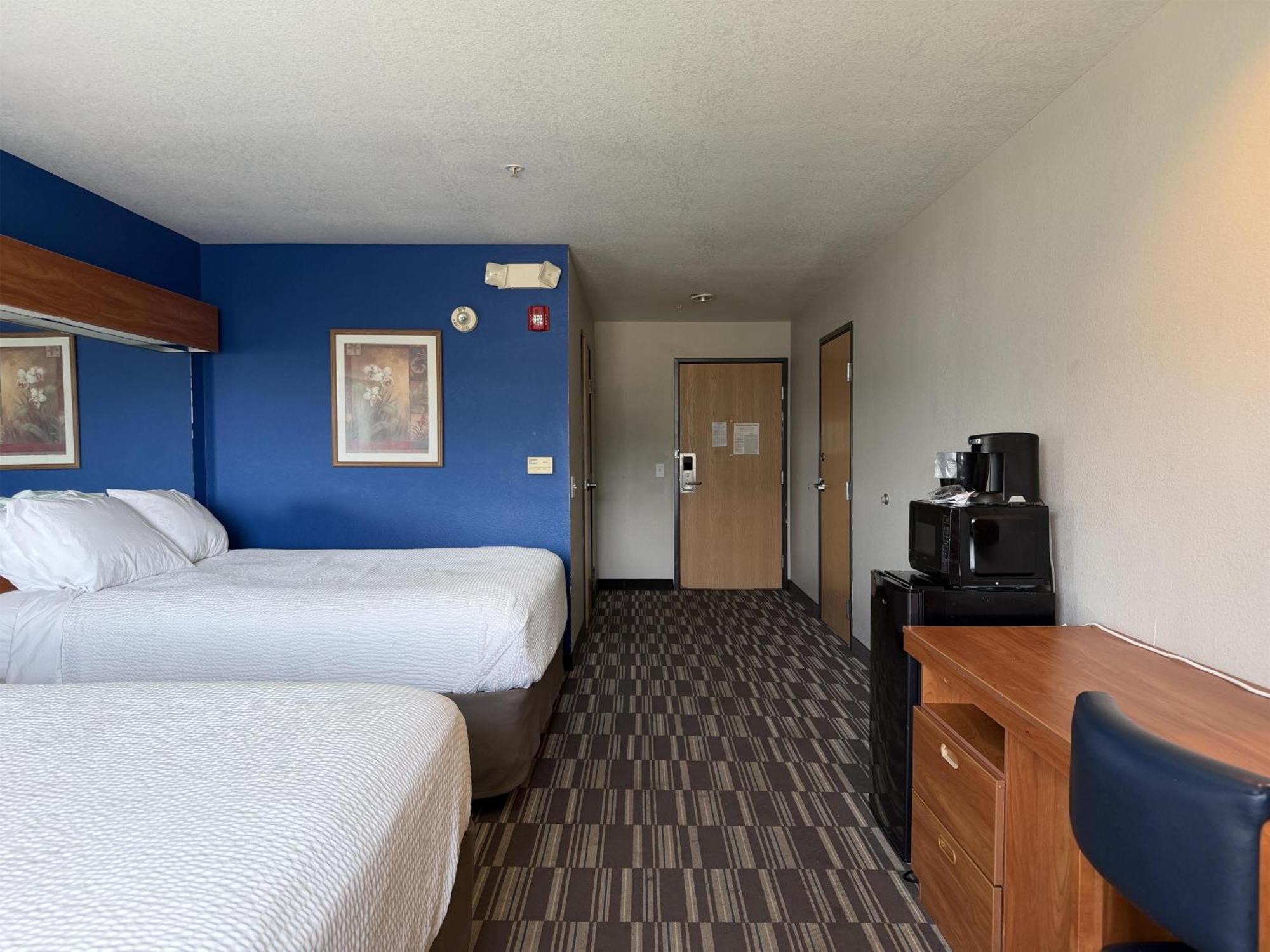 Queen Room with Two Queen Beds - Non-Smoking