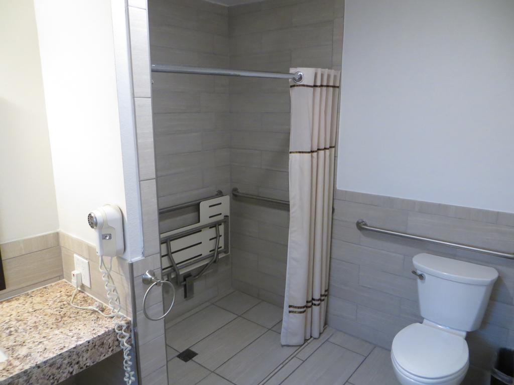 Queen Room - Disability Access