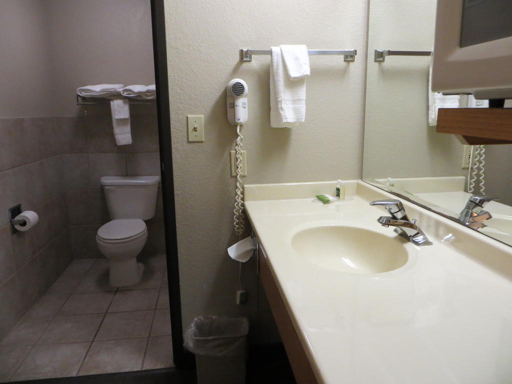 King Room - Non-Smoking