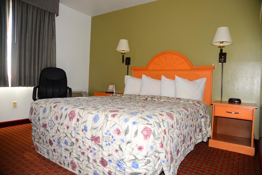Queen Room - Disability Access