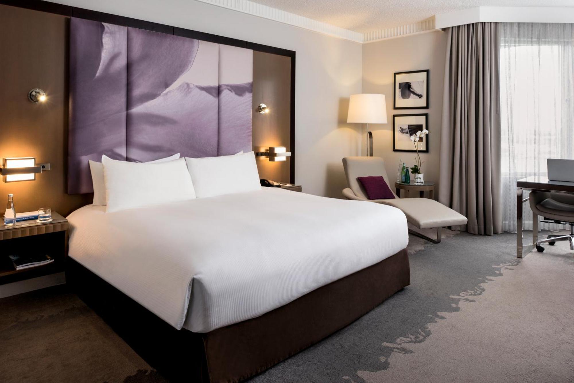Luxury King Room with Lagoon View