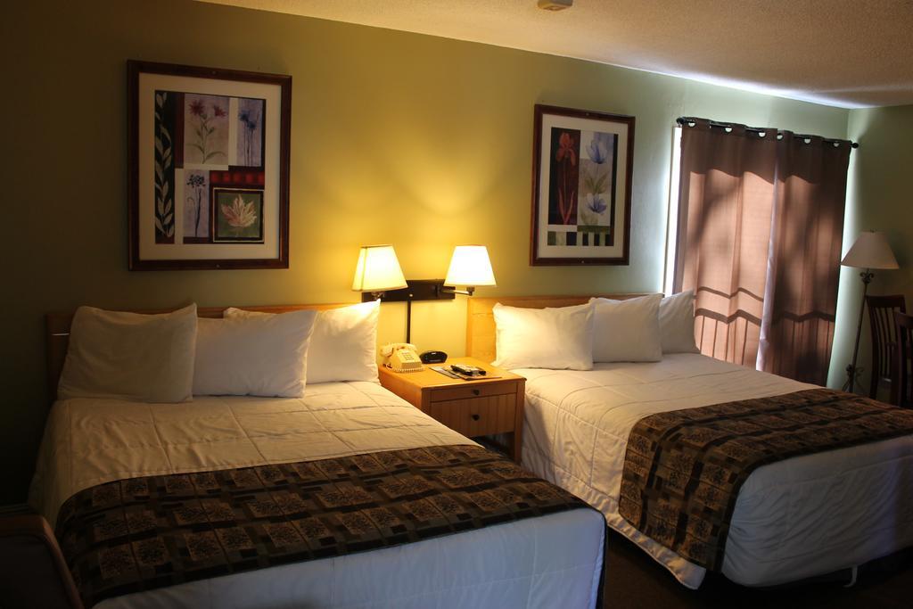 Deluxe Queen Room with Two Queen Beds and Kitchen,547217583:JPEG