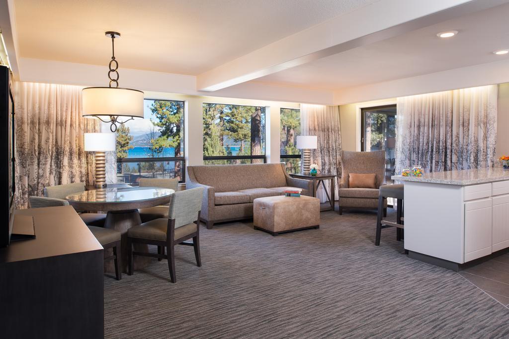 Deluxe One-Bedroom Suite