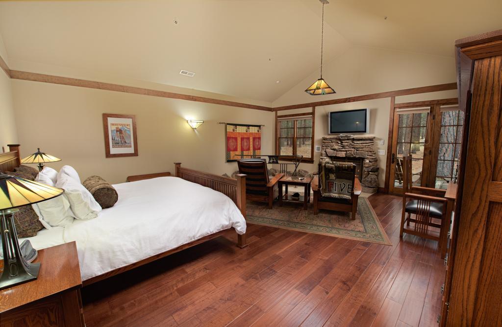 Deluxe Cottage,679193274:JPEG