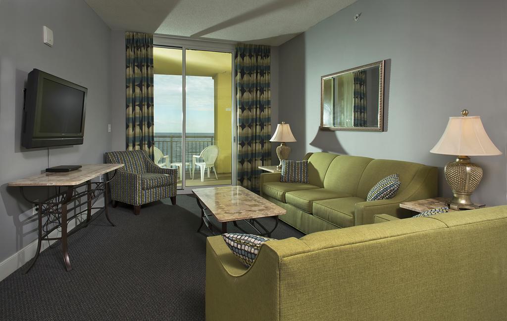 Three-Bedroom Suite - Ocean Front,370587730:JPEG