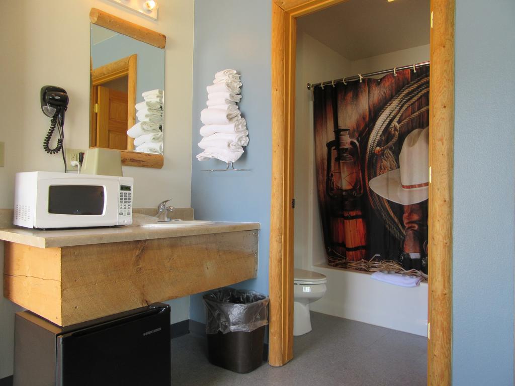 Queen Room with Two Queen Beds - Not Pet Friendly,398582073:JPEG