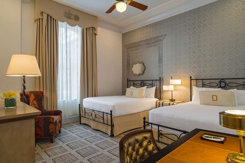 Queen Room with Two Queen Beds with Accessible Tub - Disability Access,1765807851:JPEG