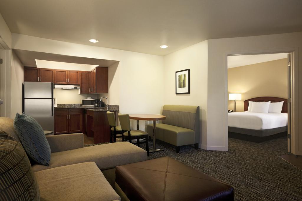 One-Bedroom King Suite,1276721527:JPEG