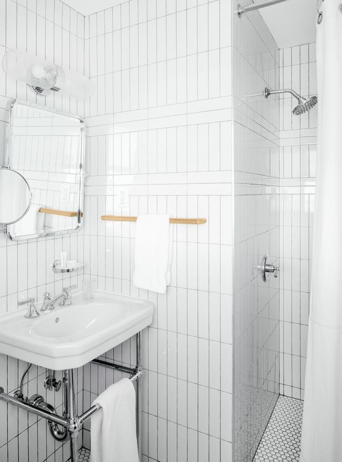 Studio Suite One King + Sofa Bed,530112627:JPEG