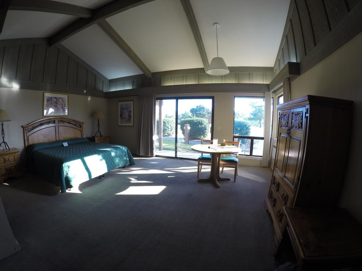 King Room,614099660:JPEG