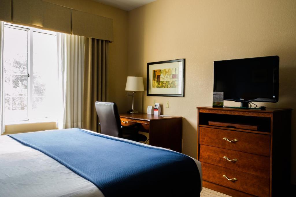 Standard King Room with Sofa Bed