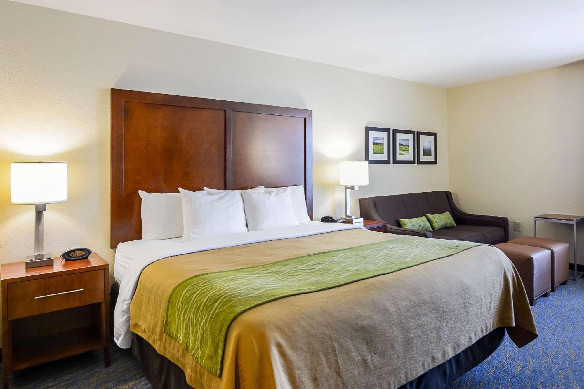 King Suite - Accessible/Non-Smoking