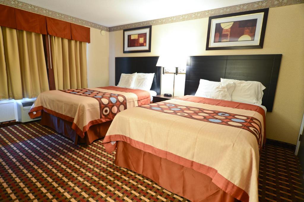 Deluxe Double Room with Two Double Beds - Non-Smoking,674223621:JPEG