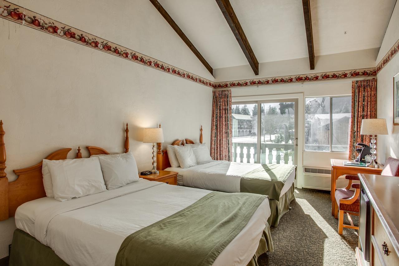Queen Room Two Queen Beds Not Pet Friendly No Pets,701610352:JPEG
