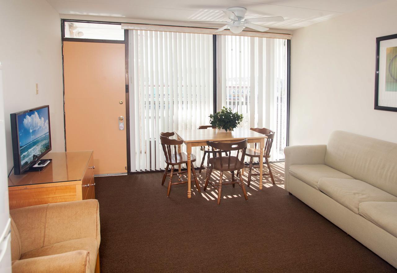 Deluxe Queen Suite
