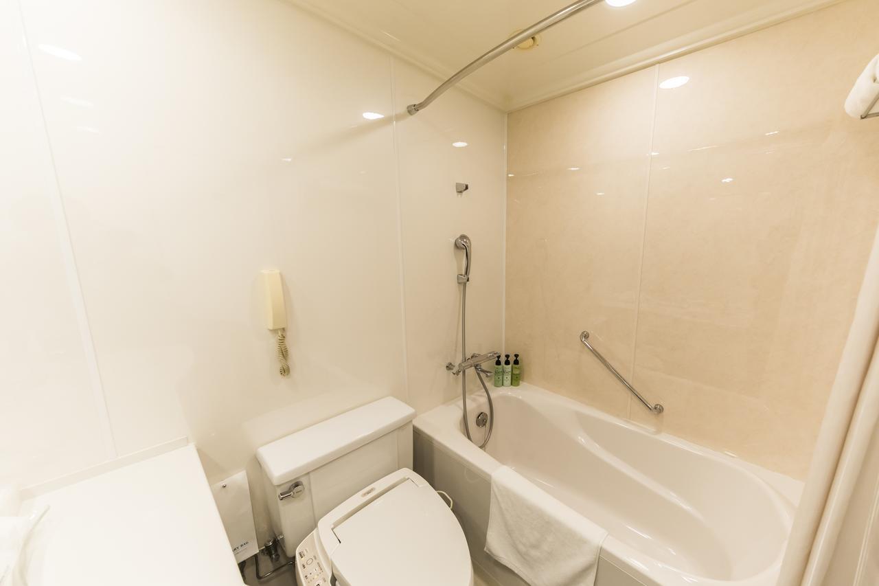 Standard Twin Room with Lounge Access - Smoking