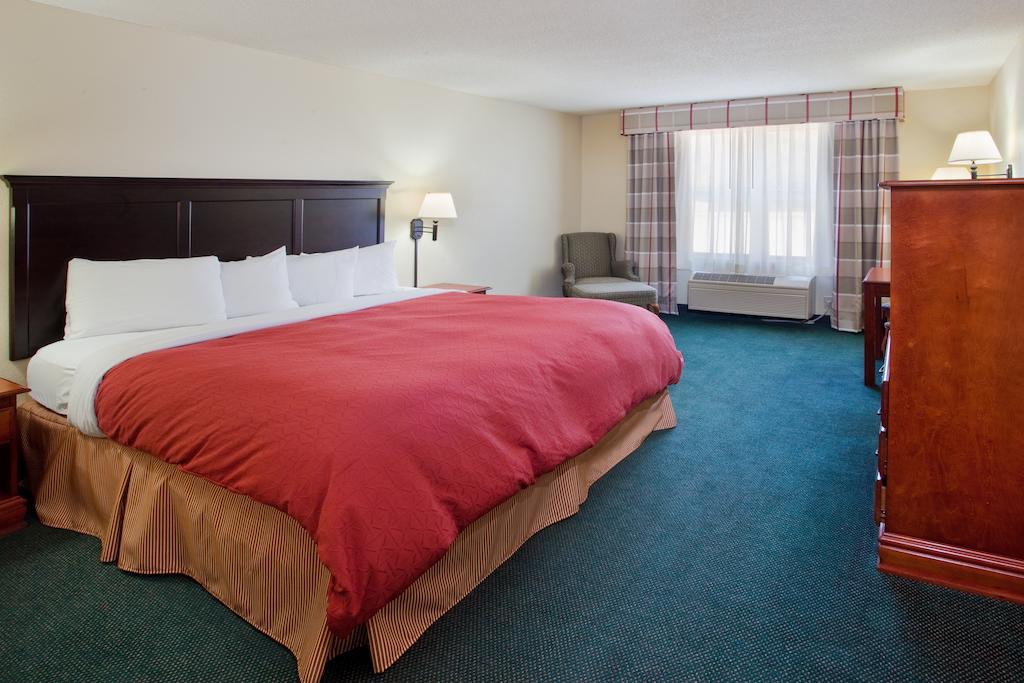 One-Bedroom King Suite with Sofa Bed - Non-Smoking,216454184:JPEG