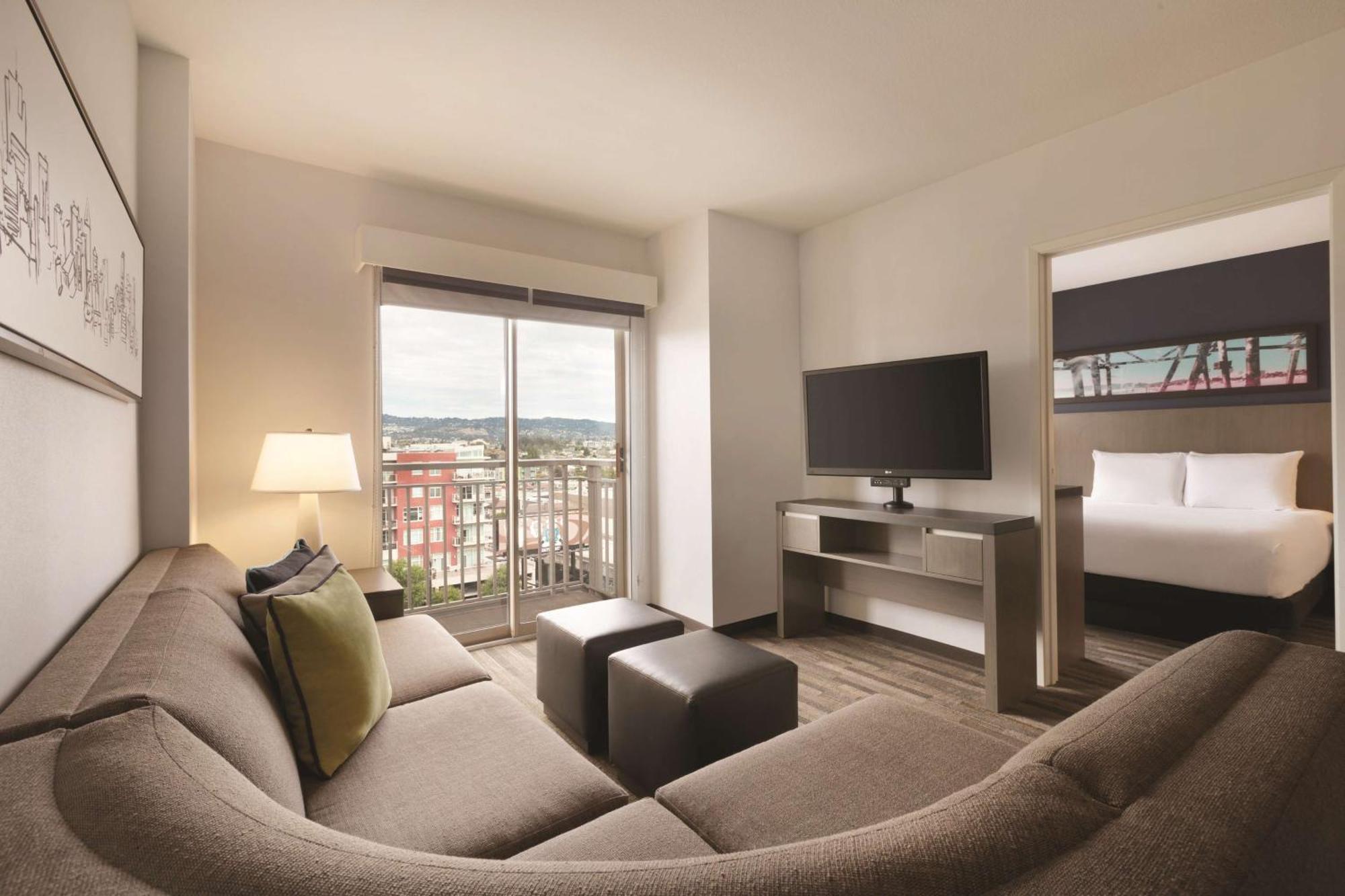 One-Bedroom King Suite