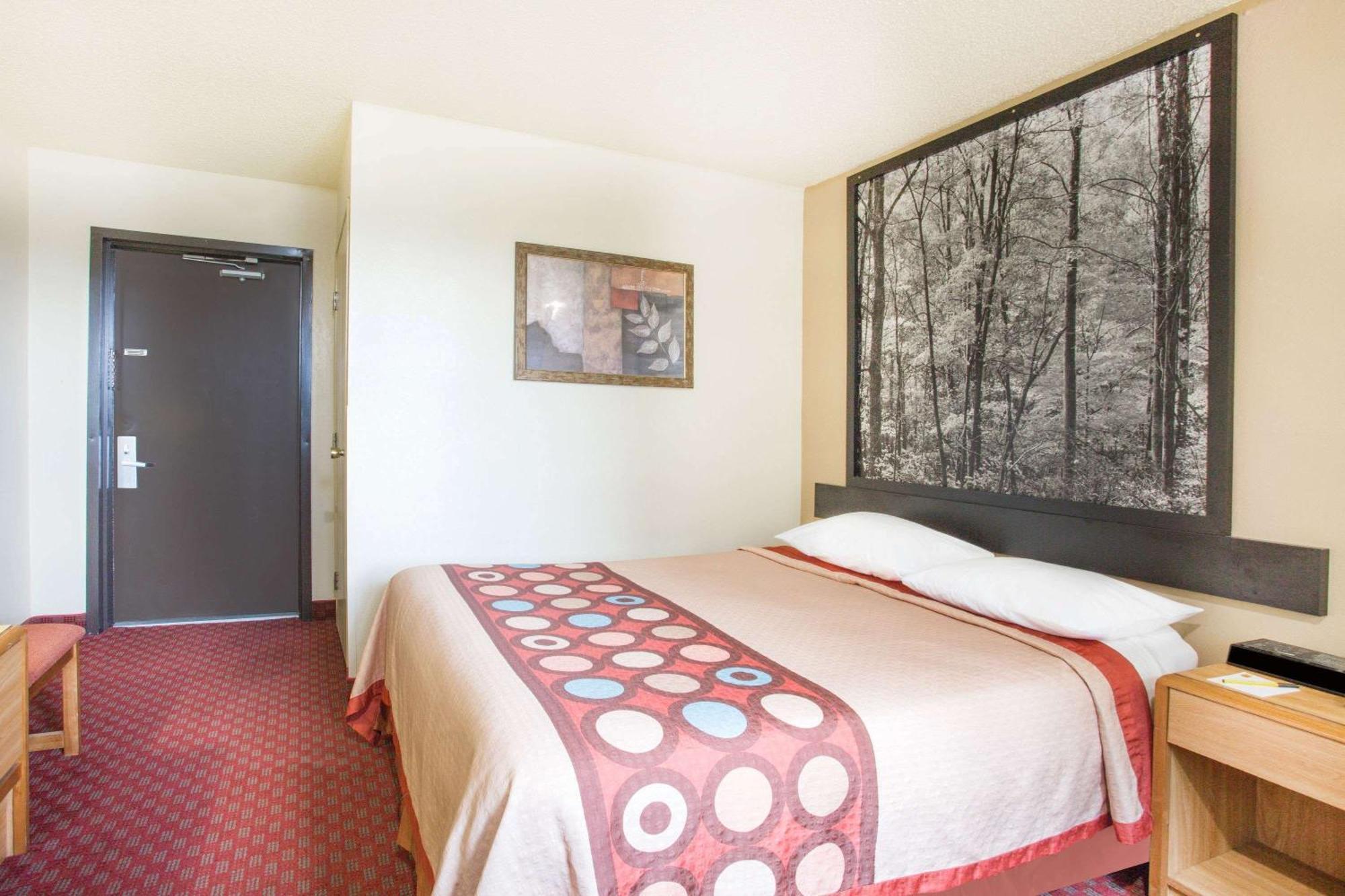 Queen Room - Mobility Access/Non-Smoking