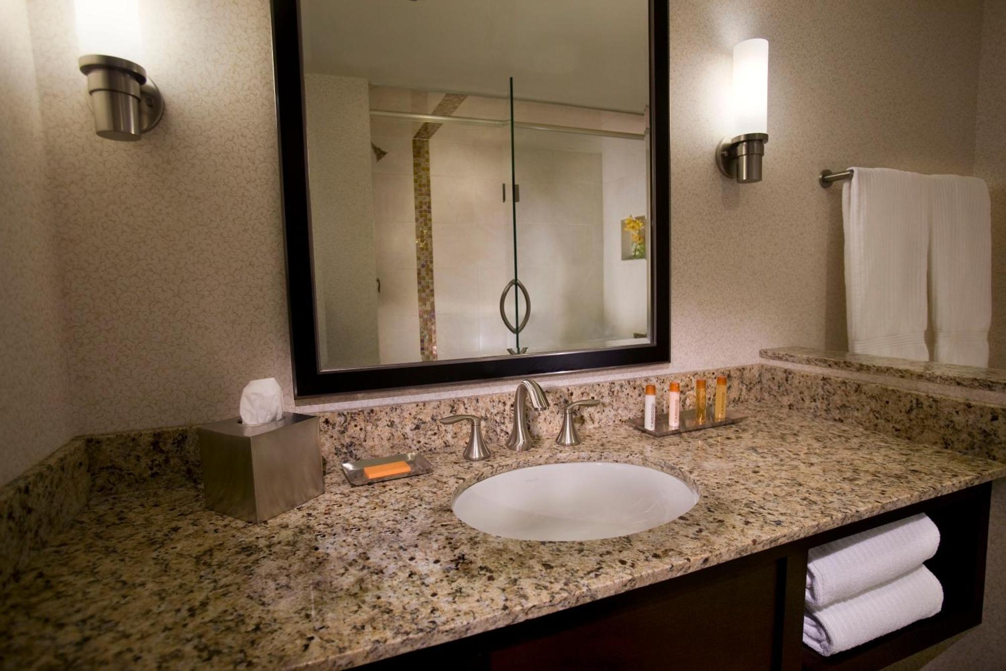 Premier Double Queen Room