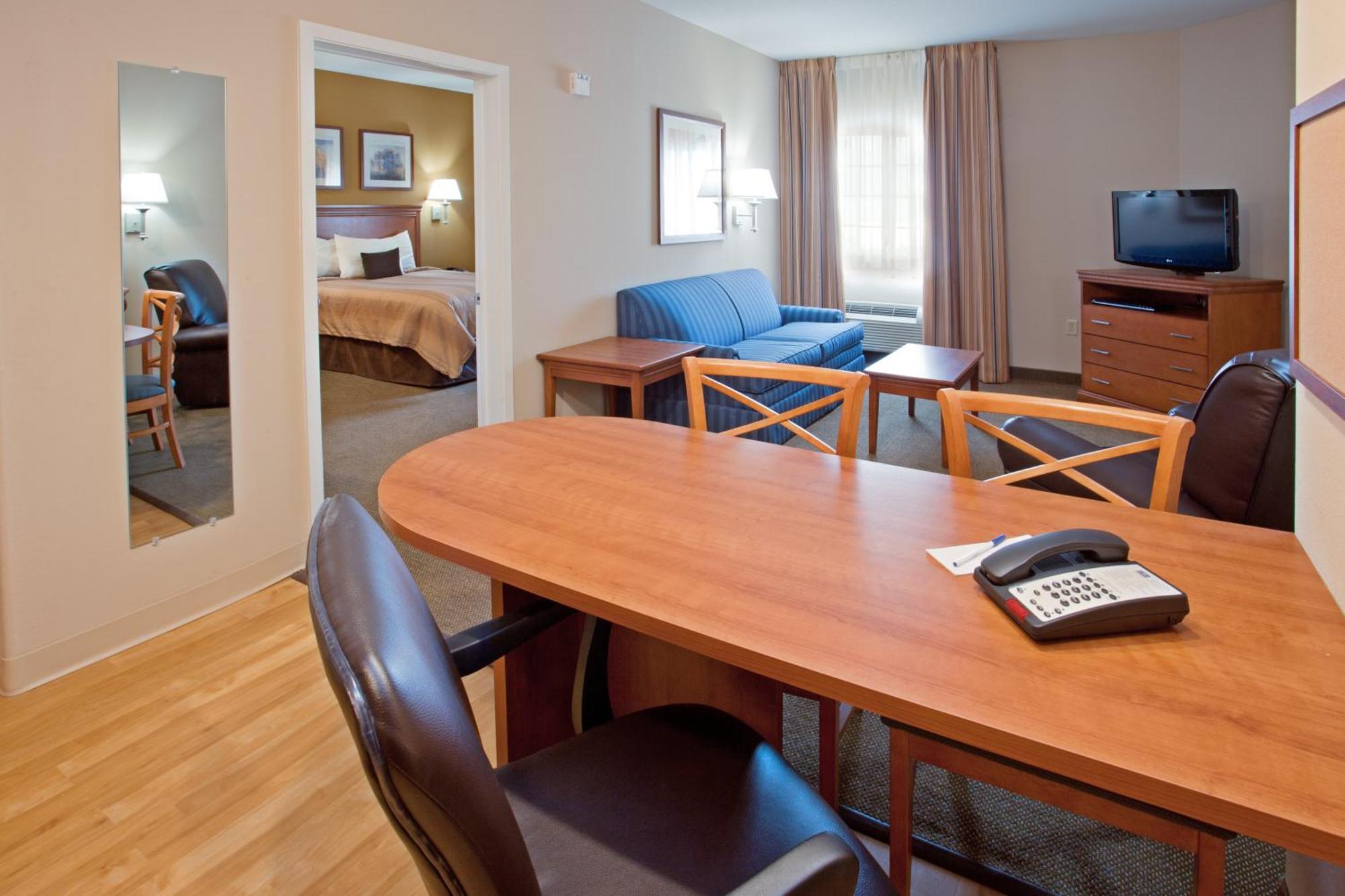 One-Bedroom King Suite
