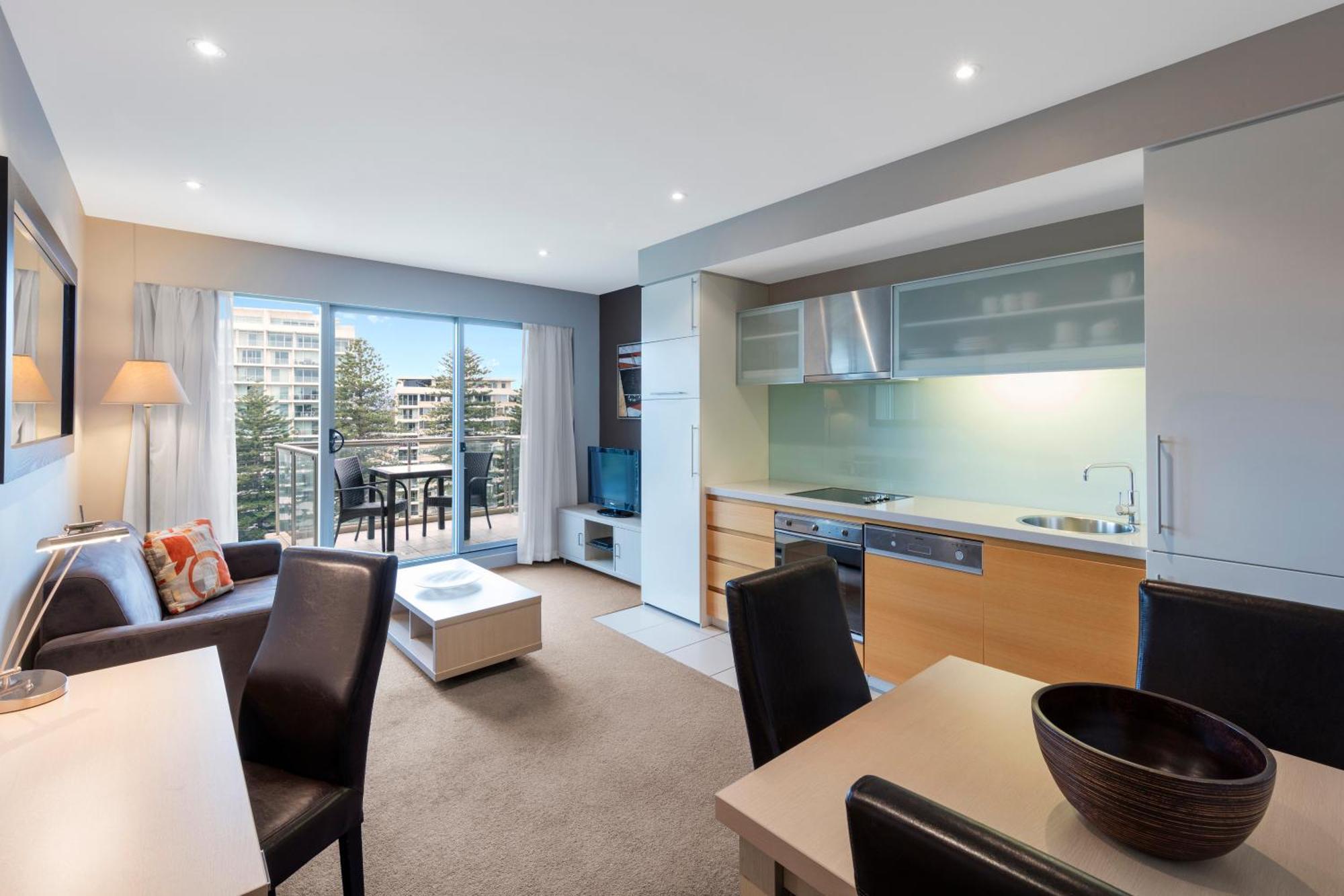One-Bedroom Apartment with Park View