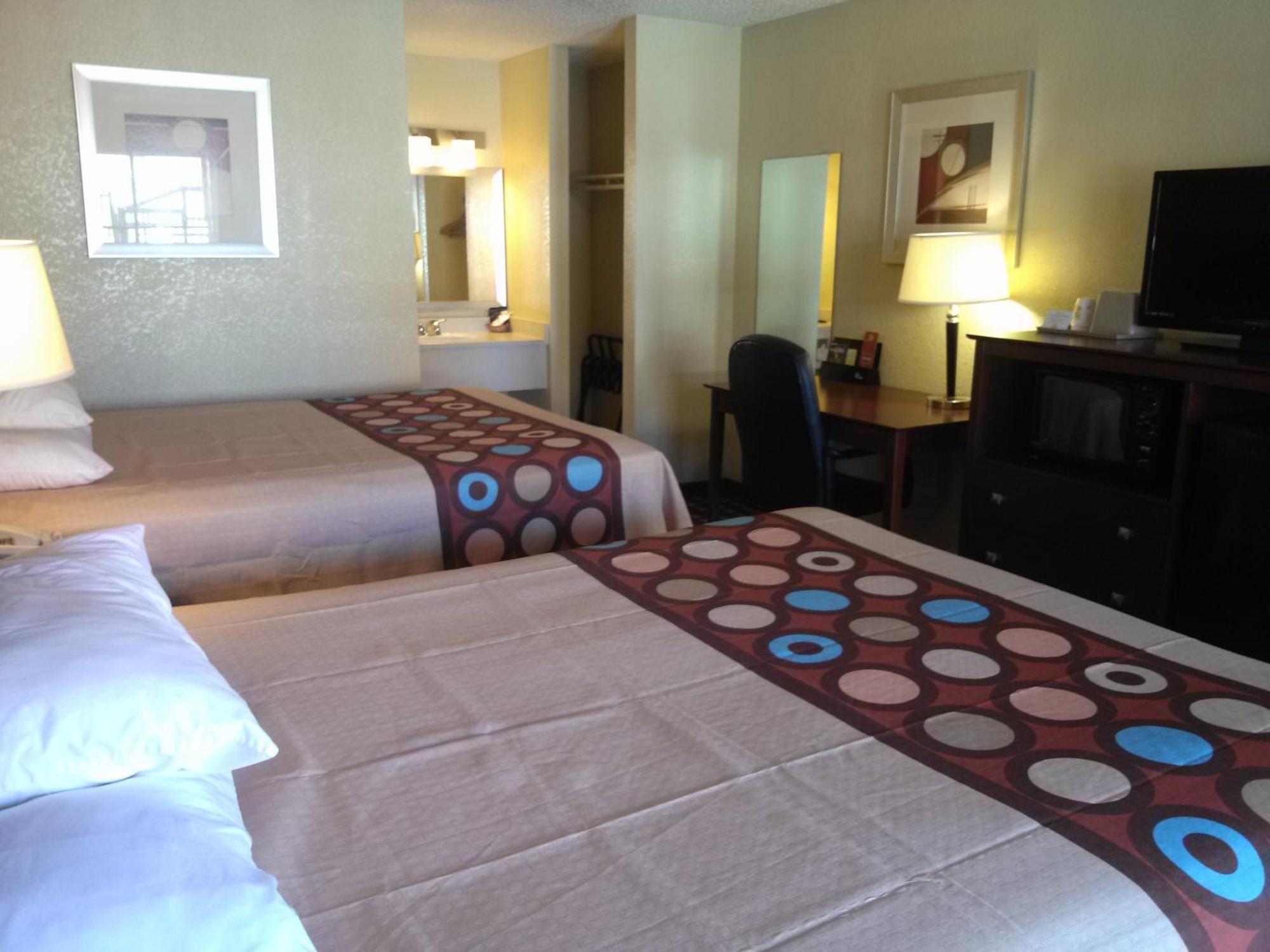 2 Queen Beds, Mobility Accessible Room, Roll-in Shower, Non-Smoking