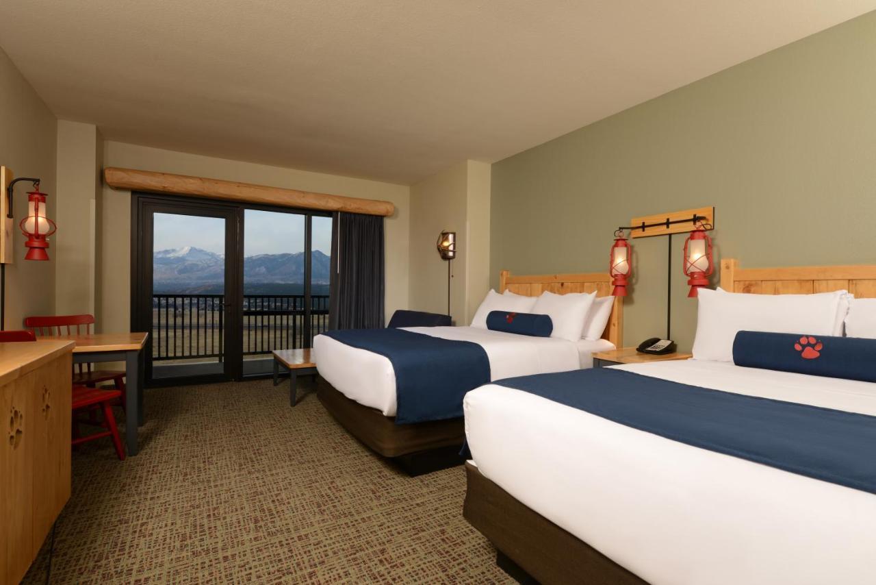 Deluxe Queen Suite with Balcony