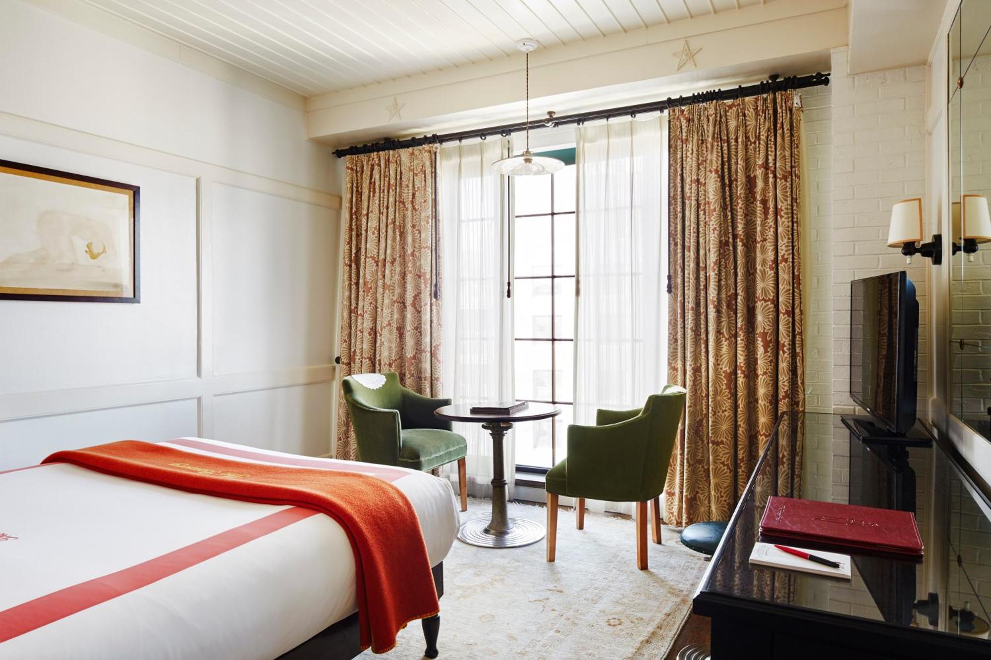 Queen Room
