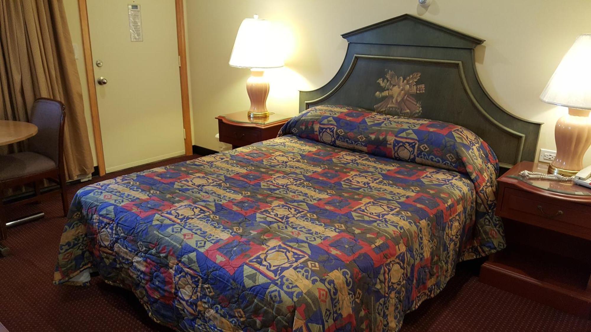 Queen Room,711516364:JPEG