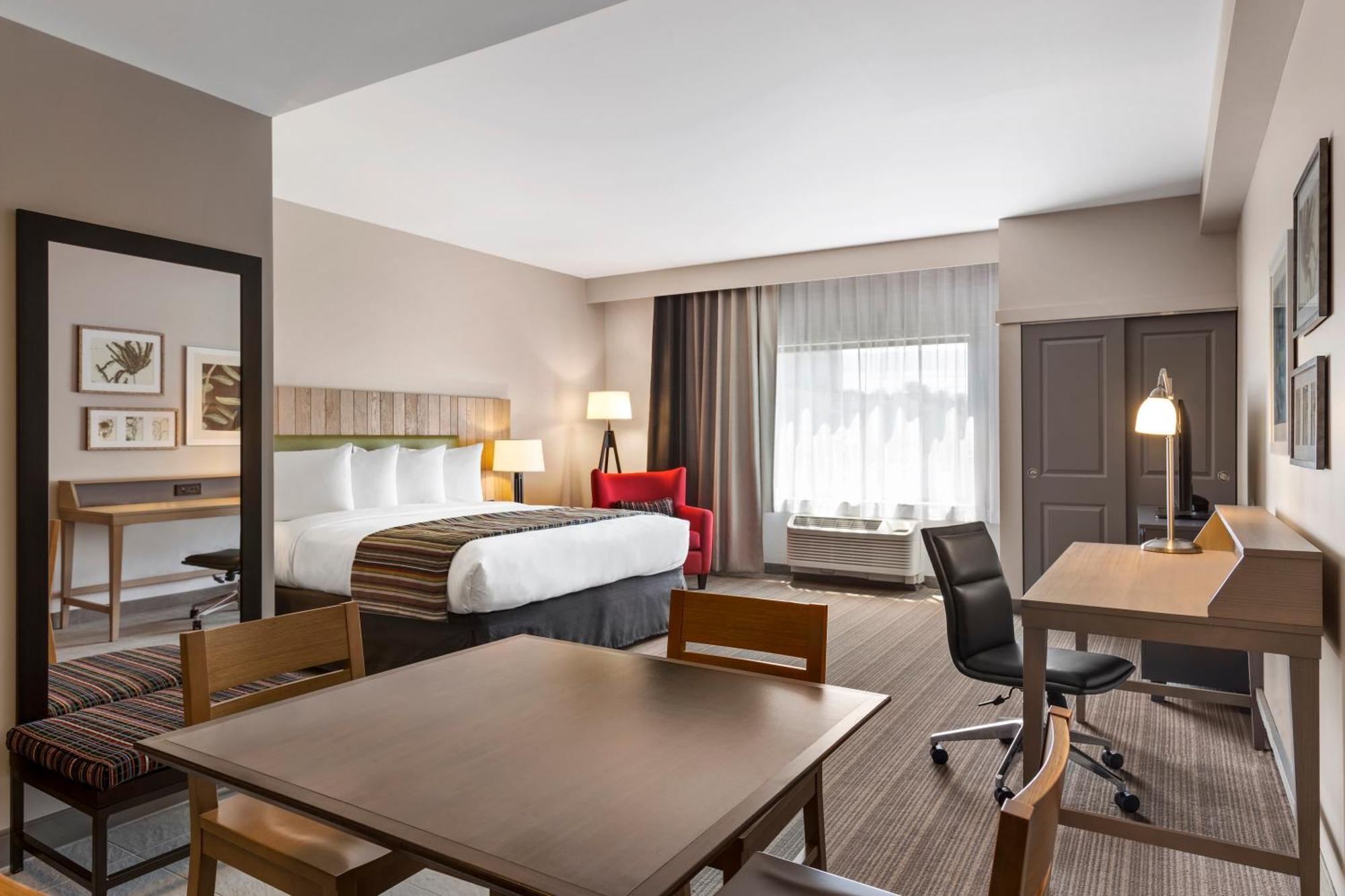 Studio King Suite